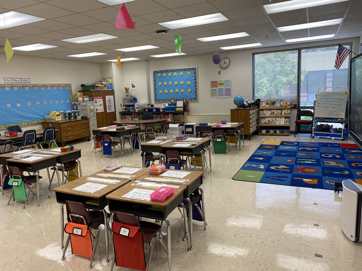 MrsAndersonLCPS's tweet photo. Year 13 🍎 #spottedatLOW https://t.co/5Azu7OS2dQ