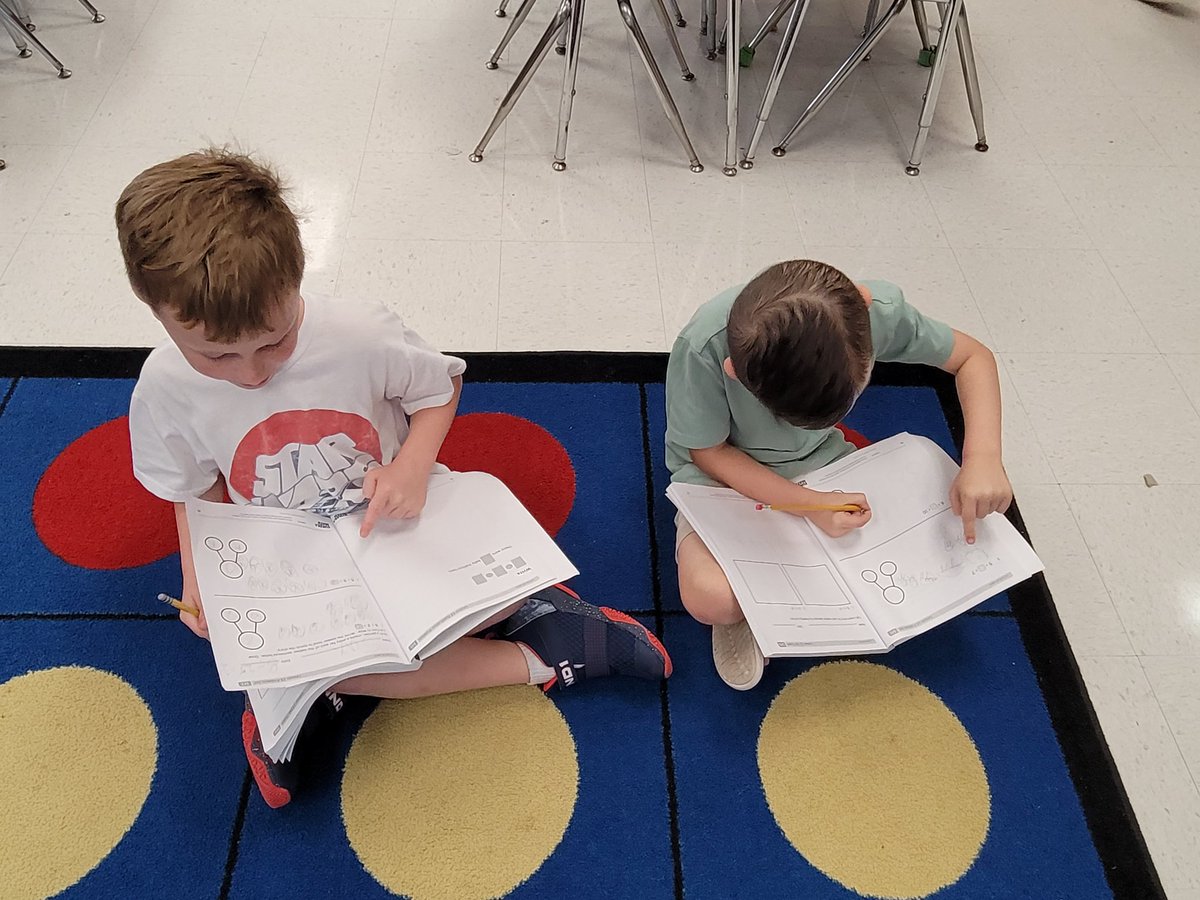smith1st's tweet image. Partners and Problems! It was great to see these mathematicians working together! #EurekaMath #ProblemSet #mvesgainesville #firstgraderocks