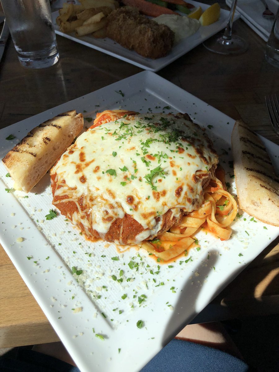 KeisWorldComics's tweet image. TW: FOOD

My mom and I went out to eat for the first time since we moved 4.5 months ago and holy shiz!!

I’m gonna be in a food coma for the next week 🤤