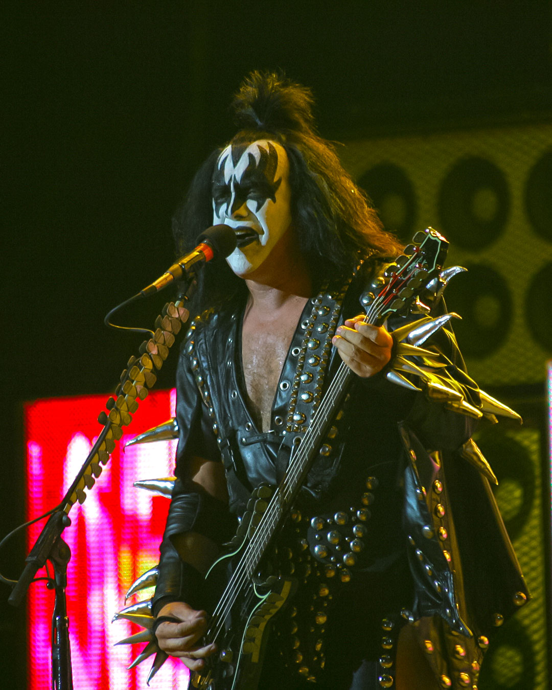 Gene Simmons, KISS. Arena Monterrey 2004. Foto: Toño Ortiz . Canon EOS 1D Mark II
Happy Birthday ! 