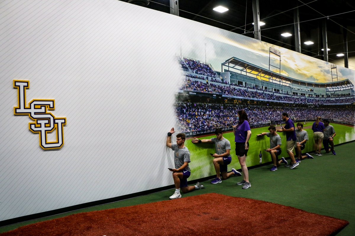 LSUbsbrecruit's tweet photo. In the lab building our foundation with  @gocrossover 💪🏼@LSUbaseball #lsu #GeauxTigers https://t.co/D5t2MAYIzQ