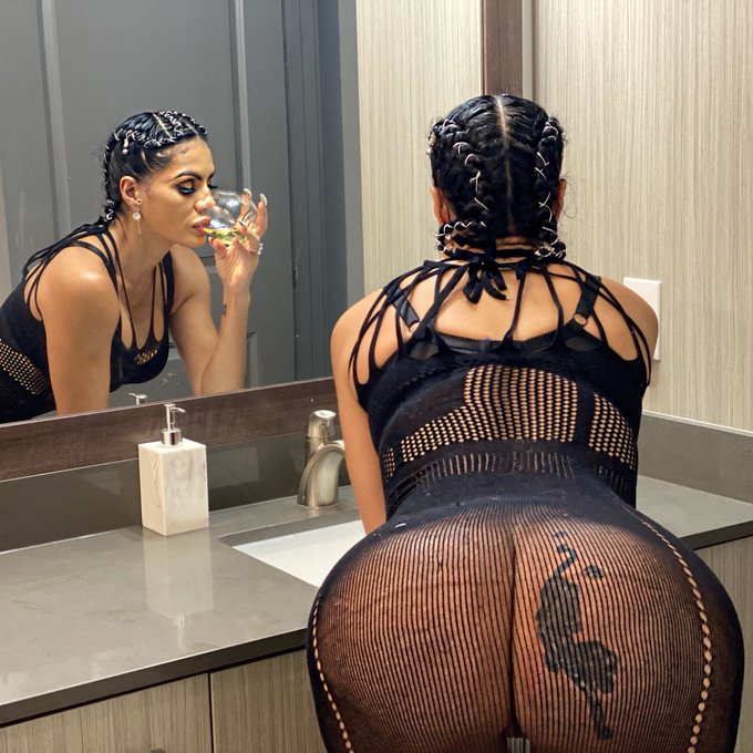 💋 https://t.co/rzmgmrnoaV<a href="/tag/newprofilepic"class="tags"><span>#newprofilepic</span></a>