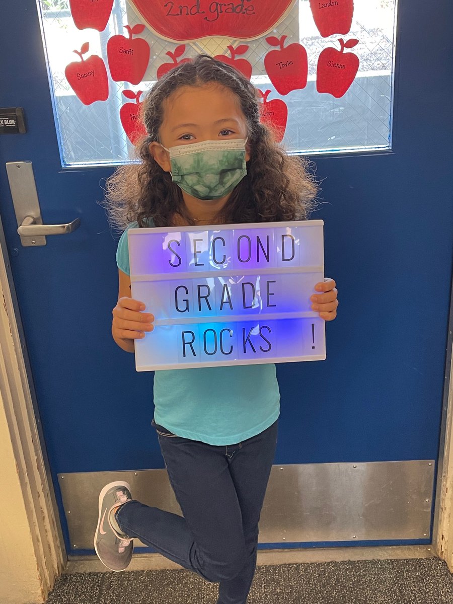 KainsLions's tweet photo. Happy First Day Of School @CamHeightsSTEM! #lionpride https://t.co/jmTMpLl7x7