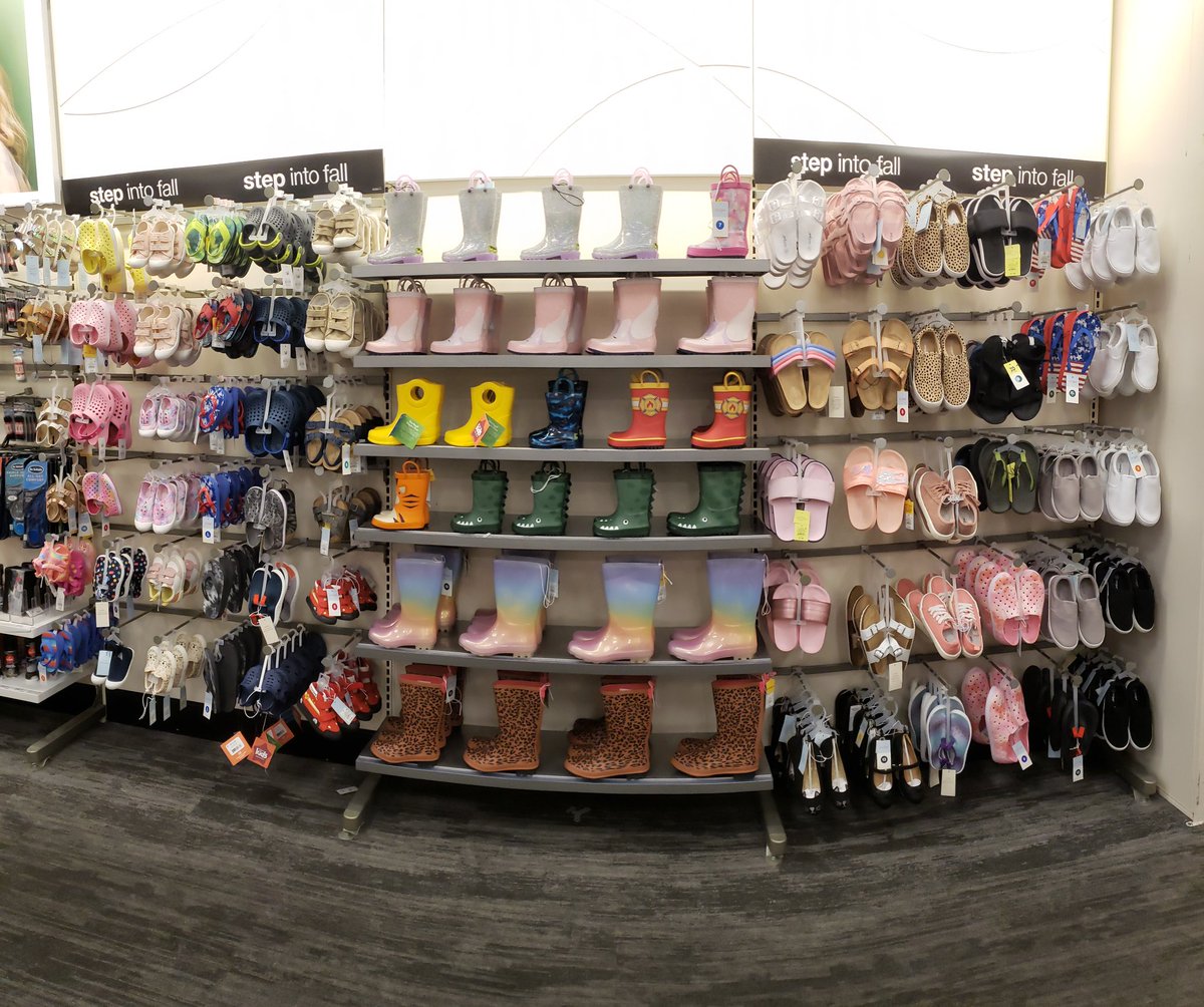 VM_Tre's tweet image. After a Busy week, I'm excited to show #T1051 making an IMPACT with an eye catching &amp;amp; SHOPPABLE  Kids 👟 Department!! 
Refreshed &amp;amp; Ready for our guest to shop! #target #D354 #G396 #VMLStyle