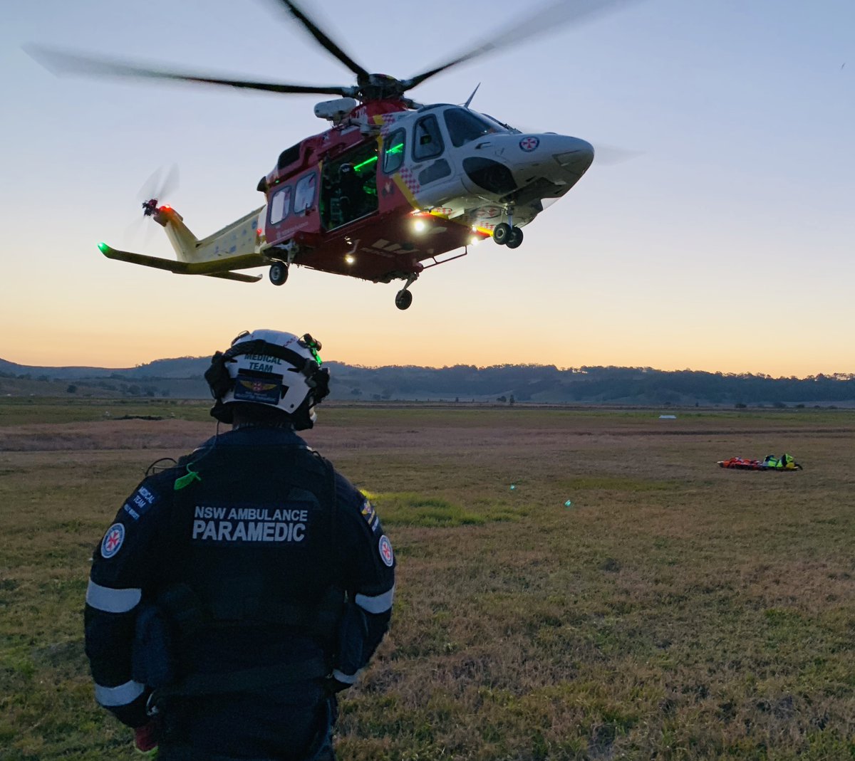 WRHS_official's tweet photo. The Westpac #RescueHelicopter responded to a motorbike accident at #MinnieWater.
The #NSWAmbulance Critical Care Paramedic and #NSWHealth #Doctor were #winched into the scene to treat a teenager before flying him to the #GoldCoast University Hospital.
#StaySafe #FlyingICU https://t.co/mPJ8Yqp71x