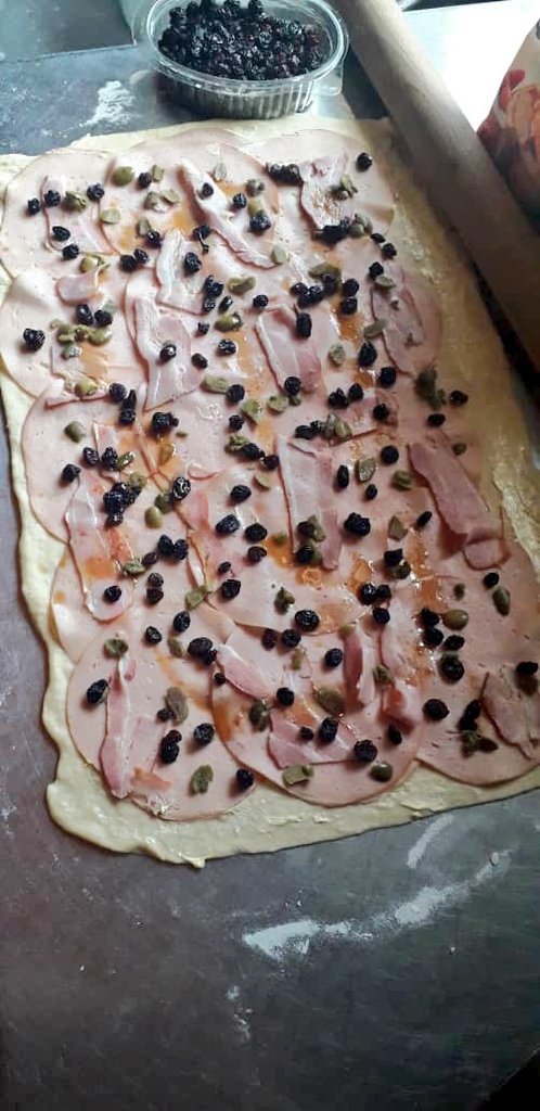 Andresanna0621's tweet photo. Yo:. Mami vamos a preparar
pescado a la plancha y
ensalada...
Mami: No, estoy preparando
Pan de Jamón...
Yo:. Okey Mami ❤️
#findelahistoria
#ellamanda https://t.co/6ytpskvX3d