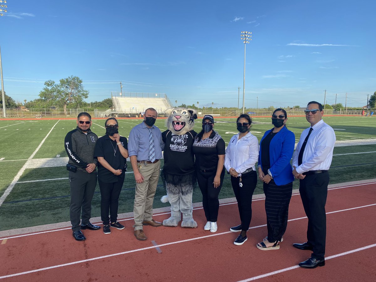 WehsAthletics's tweet photo. Thank you to our Wildcat Parents, band, starlets, cheerleaders, all our sport Athletes, coaches,choir, Mr Jones, Coach Conteras and our Administrators for coming out and supporting our STRONG SIDE! We hope to see everyone BLACK OUT Friday night!
#OutHitEm
#ESSS https://t.co/Vi3mgcJH4c