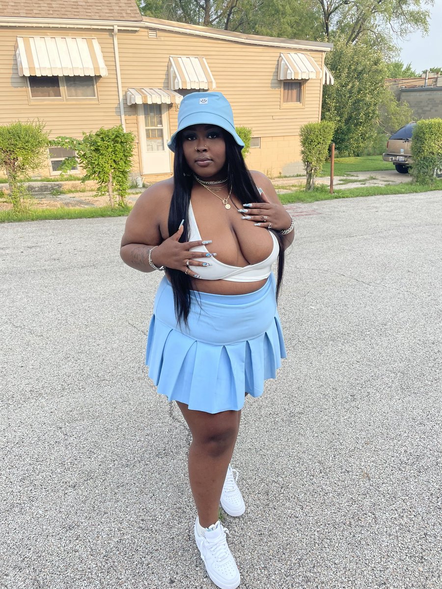 Miyeangel2's tweet photo. Only bc Twitter never seen my birthday pics and i was thang 🥵 7/3 https://t.co/PiPjJzUixK