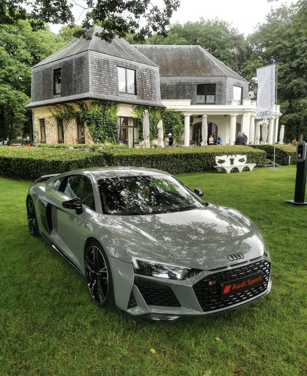 motorforms's tweet photo. AUDI R8 https://t.co/JpcBrDuuLj