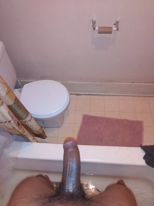 Be real wit me, how this dick look? https://t.co/BQvQBe6Qrk