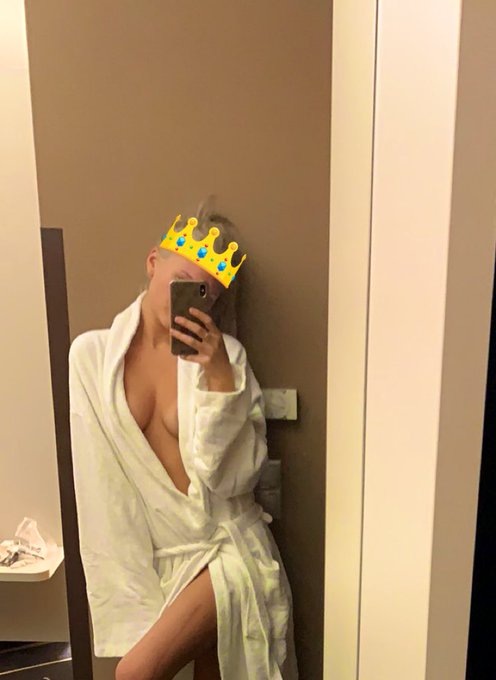 Morning 👸🏼 https://t.co/aOHcucSUlT<a href="/tag/nude"class="tags"><span>#nude</span></a><a href="/tag/wait"class="tags"><span>#wait</span></a><a href="/tag/boobs"class="tags"><span>#boobs</span></a><a href="/tag/tits"class="tags"><span>#tits</span></a><a href="/tag/nakedandfree"class="tags"><span>#nakedandfree</span></a>