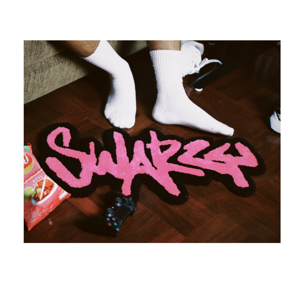 SwarzyBrand's tweet photo. SWARZY RUG
PRE-ORDER
PRICE : 1590 THB 
EMS : 50 THB 
________________
สั่งซื้อสินค้าและสอบถามได้ทาง
Online Store : https://t.co/E00UpelRX5
Line : @Swarzy (มี@ ด้วย)
#swarzy #swarzybrand #thaistreetwear #streetwear #review #soul4street #thaisneakershead #streetstyle #lookbookth https://t.co/PDNrjSgqZC