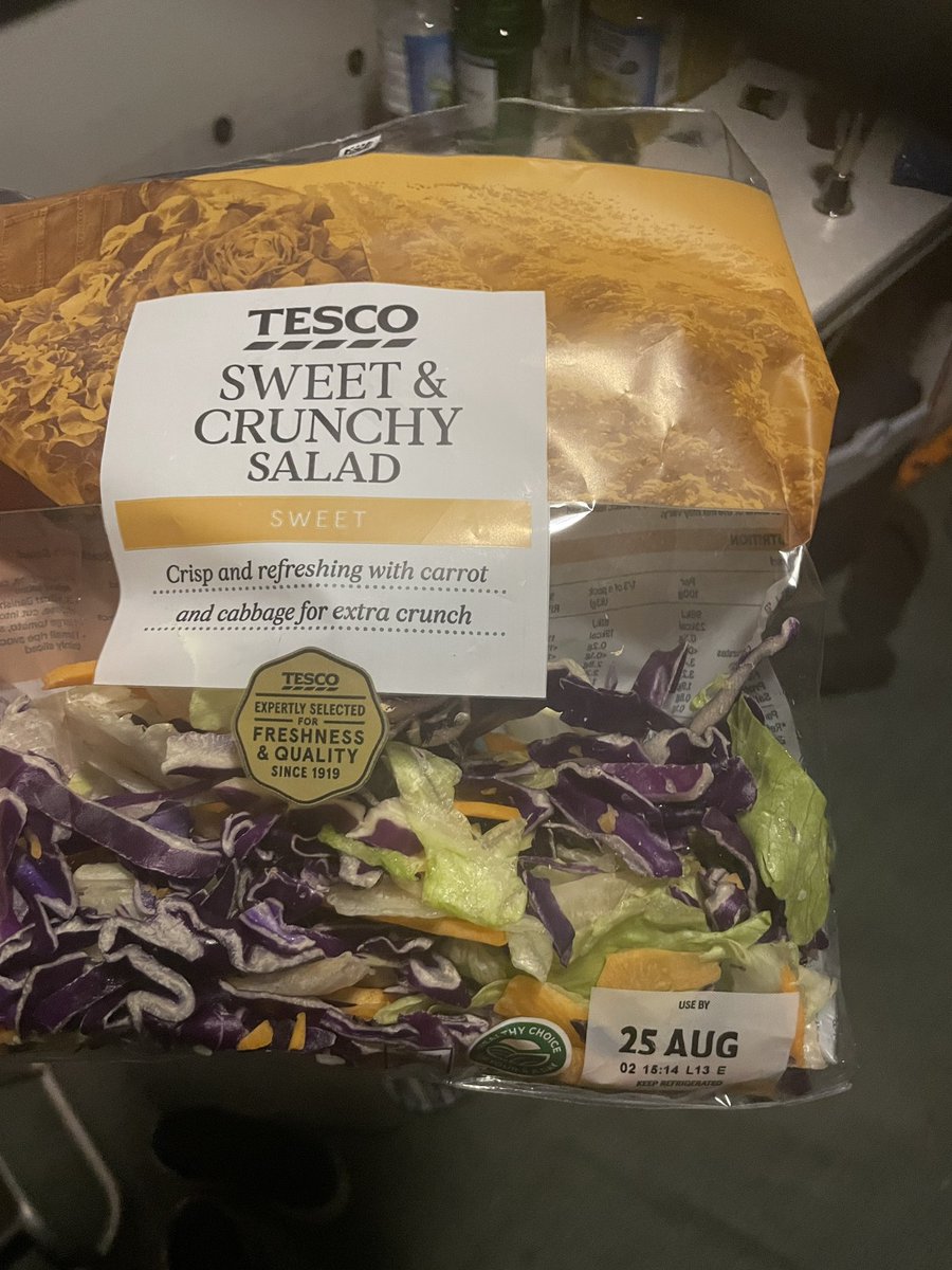 BSB_Tim's tweet image. Ouch!
This was NOT exactly the sort of crunch I was expecting in my salad @Tesco!?