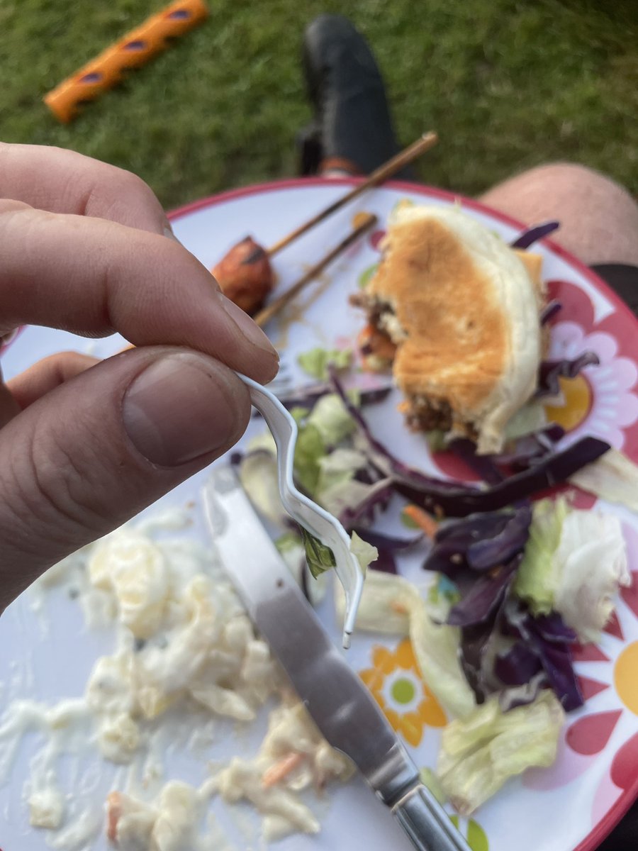 BSB_Tim's tweet image. Ouch!
This was NOT exactly the sort of crunch I was expecting in my salad @Tesco!?