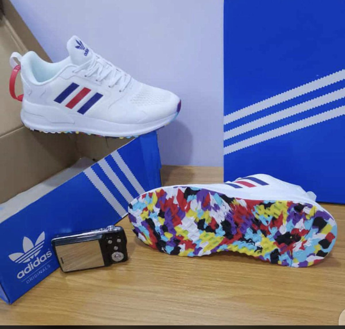 sneakersbare1's tweet photo. #sneakersbare #Sneakers #streetwear #Sneakers #fashion #Adidas #advertising # https://t.co/fSuqNbXbbe