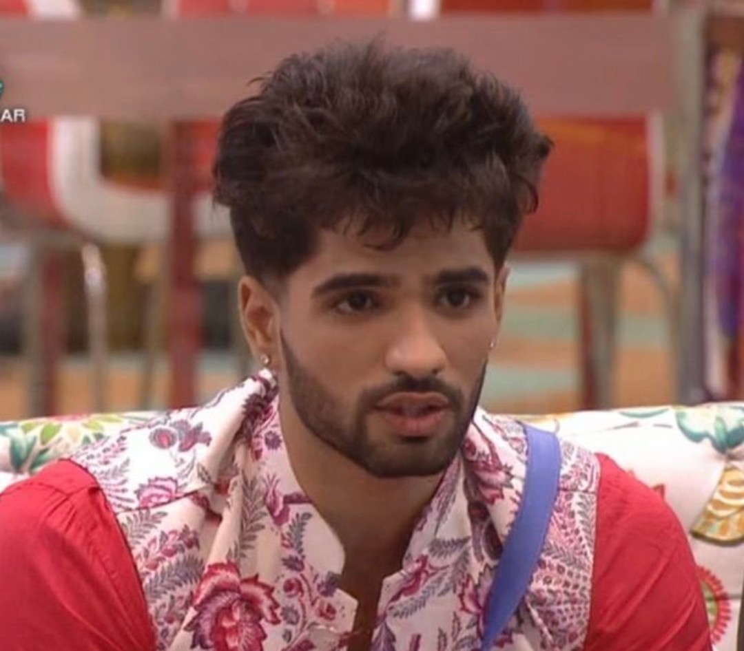 Tingg_Tong's tweet image. Who is Right in this fight
🔁 #Zeeshankhan
❤️ #PratikSehajpal

#BiggBossOTT