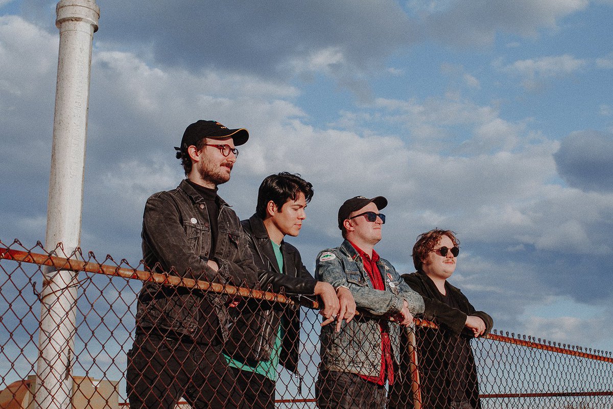 "'Extremely Loud and Incredibly Online' is a determined/focused album.

The band is in full control of its melodic prowess + rock power, delivering one of the great power pop records of the year."

Read <a href="/fulltimeaesthtc/">Full Time Aesthetic</a>'s review of <a href="/theganband/">THE GREAT AMERICAN NOVEL</a>'s album by:

bit.ly/GAN_FullTimeAe…