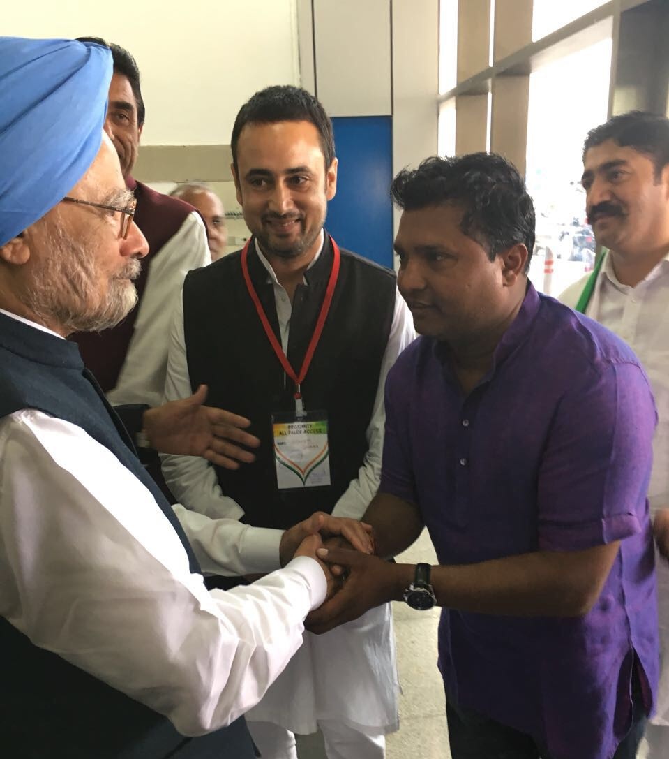 SatyaveerIYC's tweet photo. युवा कांग्रेस का एक क्रांतिकारी योद्धा 
यूं ही हर कोई @srinivasiyc नहीं बनता !! https://t.co/7WdsRZK0fU