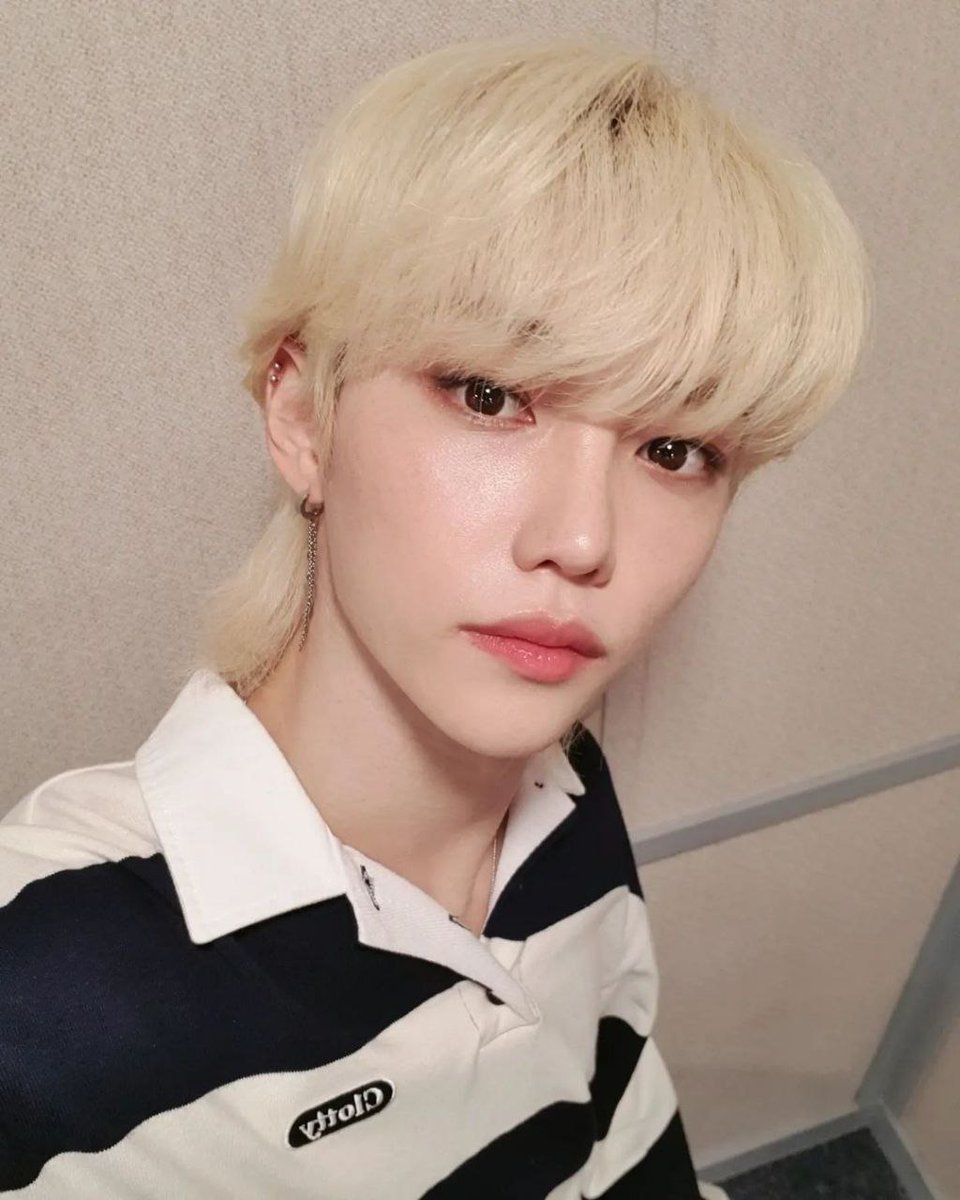 ⠀⠀ ⊹ 𓂃 ֺ 𝐈 sıɬ bч ꬺꭚself.
      ₊ 𝐓αlking to the mɔon！