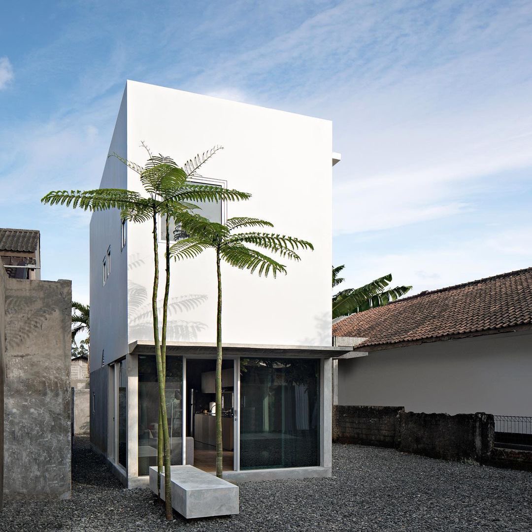 iDEAOnline's tweet photo. Apa yang paling kamu suka dari bagian eksterior rumah Hethuis ini?
Lokasi: Jakarta
Tahun: 2021
Luas Bangunan: 58 m2
Luas Tanah: 150m2
Desain: Sontang M Siregar
Foto: Mario Wibowo
#arsitekindonesia
#indonesianarchitect
#berbagiidea #ideaonline
Dipost @akjuanda https://t.co/df4SXg0XgO