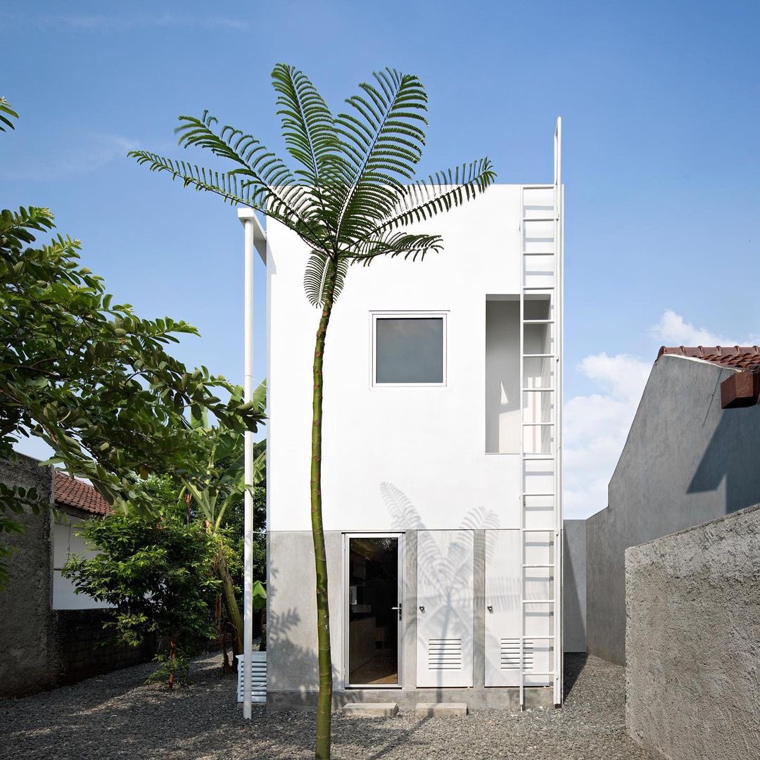 iDEAOnline's tweet photo. Apa yang paling kamu suka dari bagian eksterior rumah Hethuis ini?
Lokasi: Jakarta
Tahun: 2021
Luas Bangunan: 58 m2
Luas Tanah: 150m2
Desain: Sontang M Siregar
Foto: Mario Wibowo
#arsitekindonesia
#indonesianarchitect
#berbagiidea #ideaonline
Dipost @akjuanda https://t.co/df4SXg0XgO
