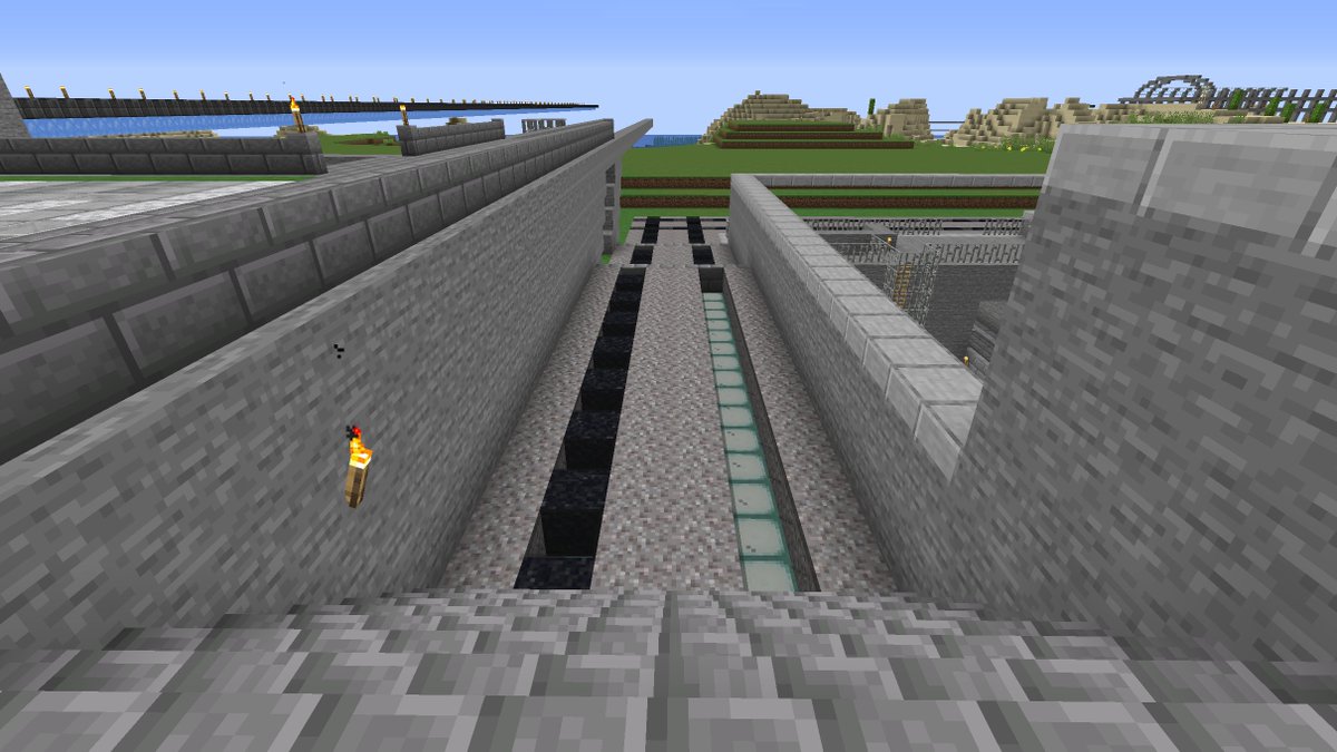 オーツ O Tsu V Twitter 床の光源ブロックを目立たせたくない そんな時は少し光源の間隔 を開けて 上側はガラスの隣に不透過ブロックを置くようにすると 斜め上から見た時や地上を歩く時に光源ブロックが目立ちにくい 光源ブロックの上に置くブロックをすべて