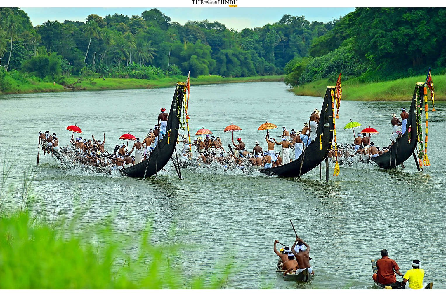 Stanly Johny on X: "The race The annual Aranmula Uthrattathi Boat Race (Vallam  kali) in #Kerala. Photo in The Hindu. https://t.co/60d7xn7Hyt" / X