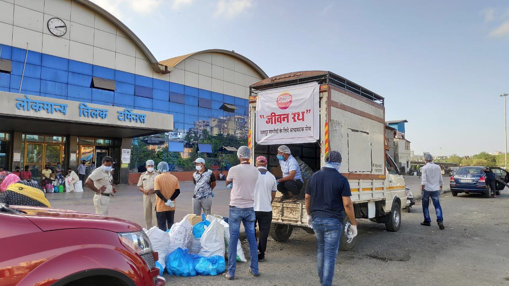 MahaC19PECOnet's tweet image. #throwbackthursday 
The journey that started in 2020 from #jeevanrath to #mahapeconet helping and reaching out to more than 40 lakhs+ people in need..and we are only gearing up! 
@YkabirYusuf @karonshaiva @roshnugg @RISEInfinityF @OfficialYUVA @nvcmenon #response @UNICEFIndia