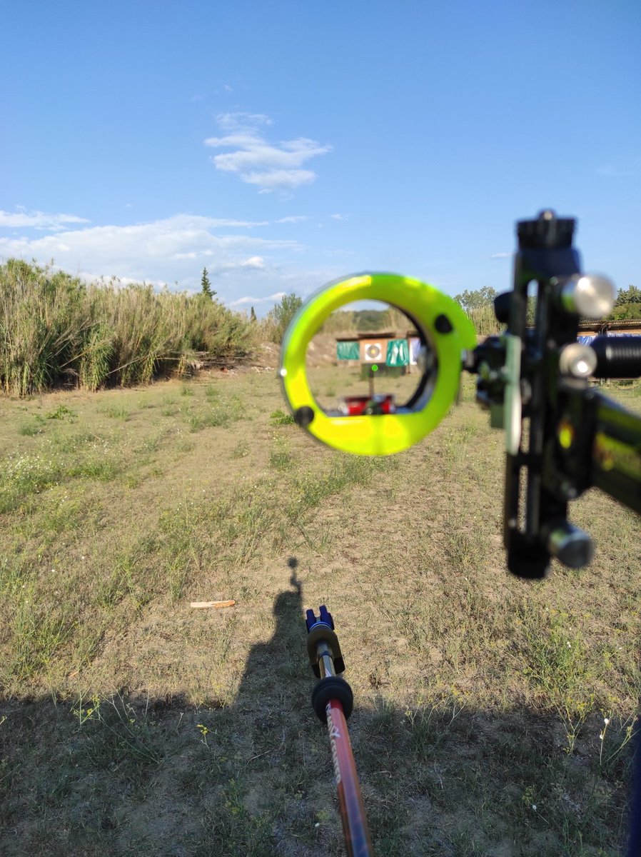 FeybesseF's tweet photo. Petit entraînement sous le soleil provençal
#deadcenterarchery #vanetech
#mathewsinc #mathewstraverse
#goldtip https://t.co/0c5Dzzspk1
