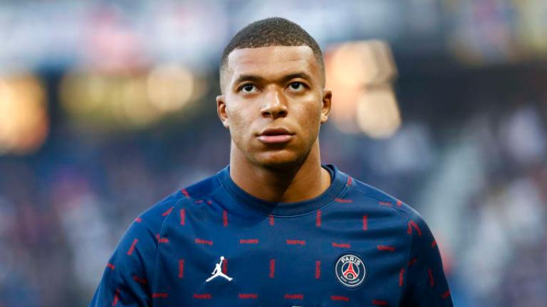 SoccerTalkApp's tweet photo. Leonardo Sebut PSG Seperti Dikerjai oleh Real Madrid Soal Transfer Mbappe https://t.co/5kW7Bmas13 https://t.co/ITnEjJMko3