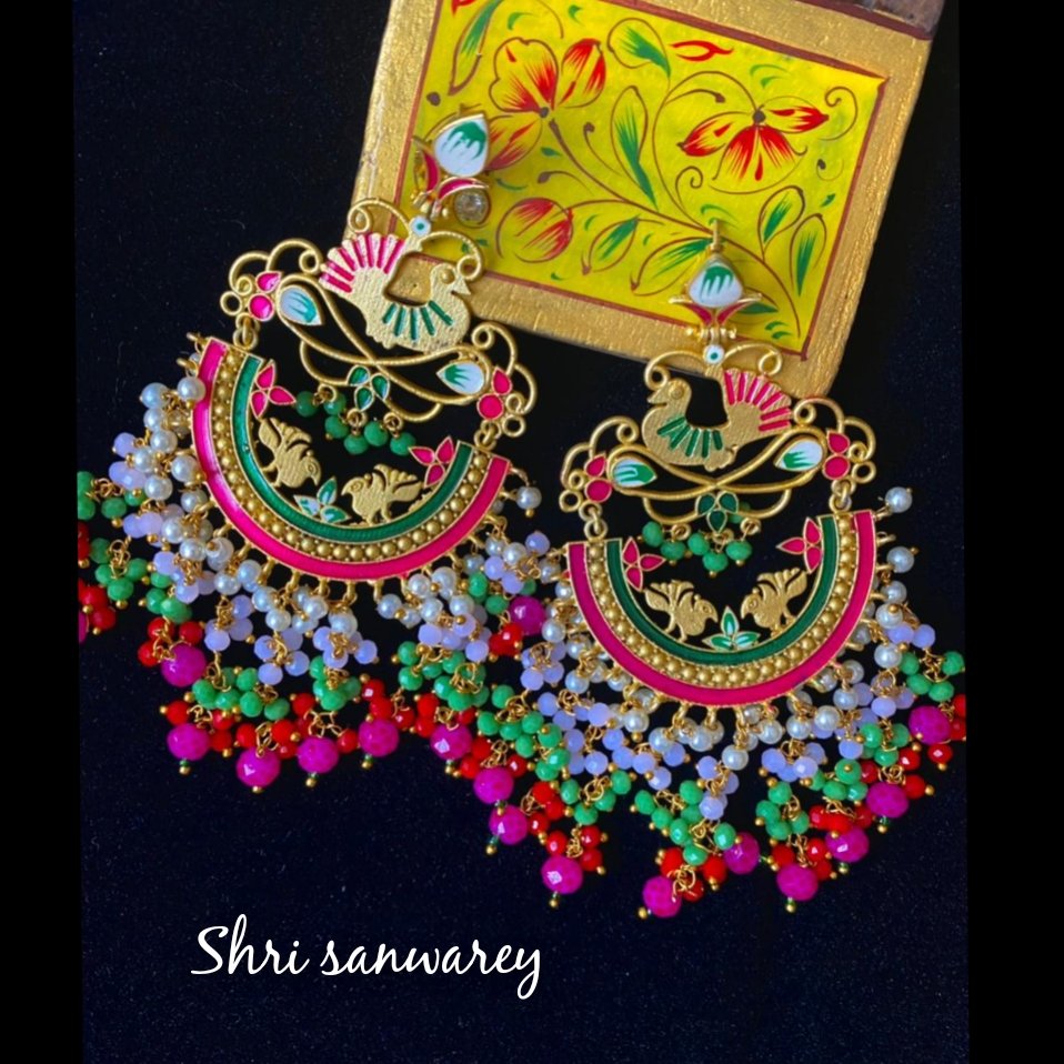 Hand painted beautiful peacock design meenakari earrings dm for order contact me 7023026057
#jewelry #fashion #handmade #jewellery #earrings #accessories #gold #necklace #handmadejewelry #love #style #jewelrydesigner #silver #jewelryaddict #ring #bracelet #jewelrydesign #jewels https://t.co/xuFEaJUQIw