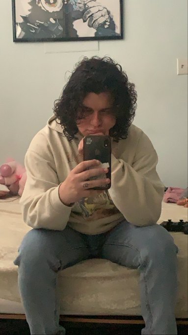 I just wanna be eating someone&rsquo;s ass before Halloween https://t.co/DH0Gv5Gx1F