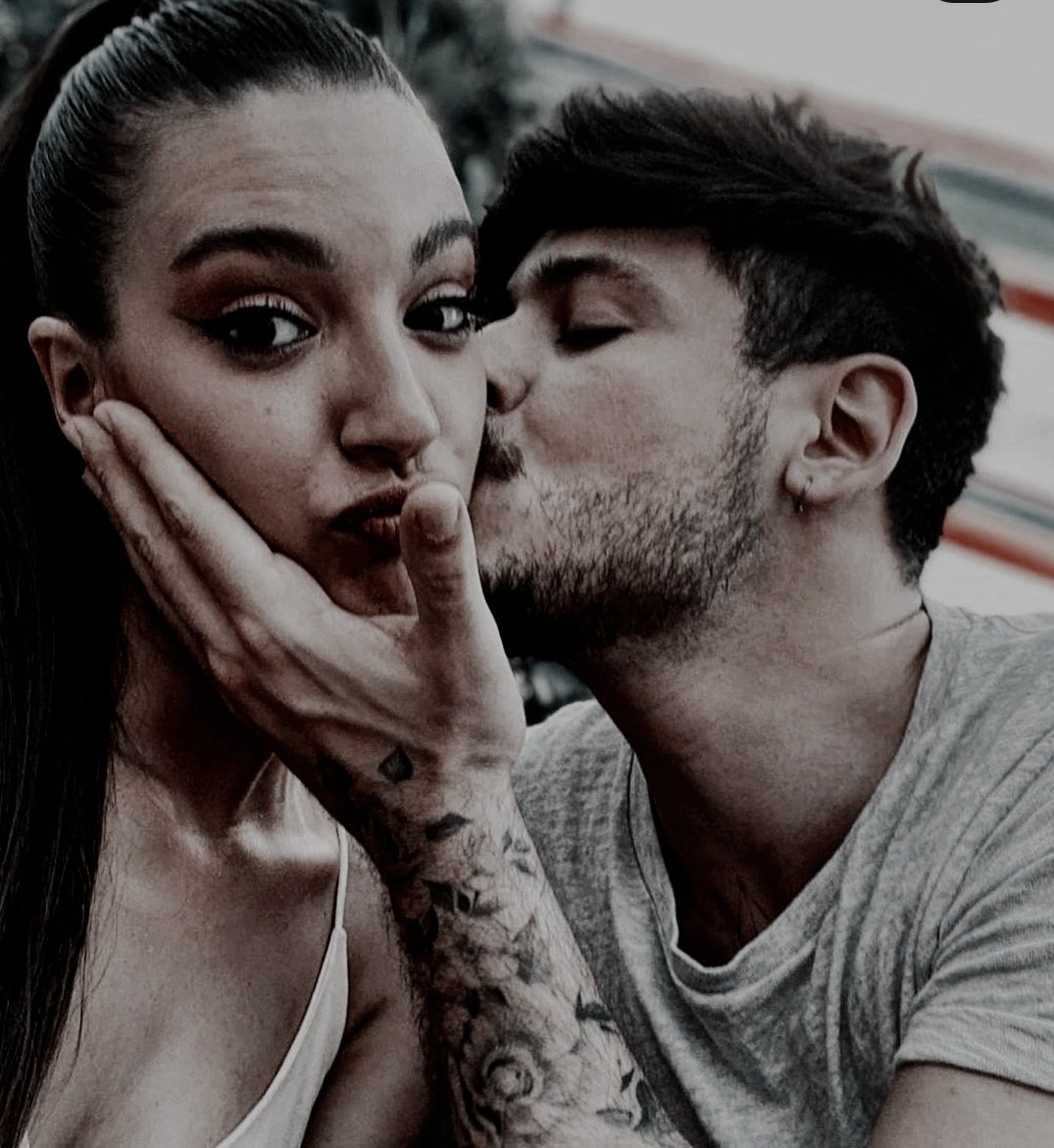 ㅤㅤㅤㅤ  ‍  
        ❚❙ 𝐈𝐍𝐒𝐓𝐀𝐆𝐑𝐀𝐌 𝐏𝐎𝐒𝐓✱

           ▰▰ @𝑨𝒔𝒕𝒓𝒊𝒅𝒂𝒍𝒍𝒆𝒏⦂

     ❛  Campeón del mundo, pero 
     también campeón de profes. 
       Felicidades al mejor ♥️ 🥊❜ 

ㅤ⌂          ⌕          ⊞          ♡          ◌