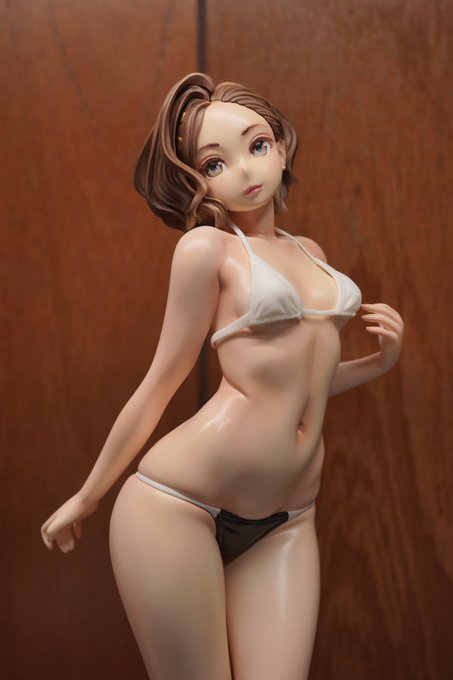 ビキニブラキャストできた。取り出した時に引っ張ってしまったのか背中の紐がちょっとブカブカになってるけど乾燥させてから調整すればなんとかなると思う。 