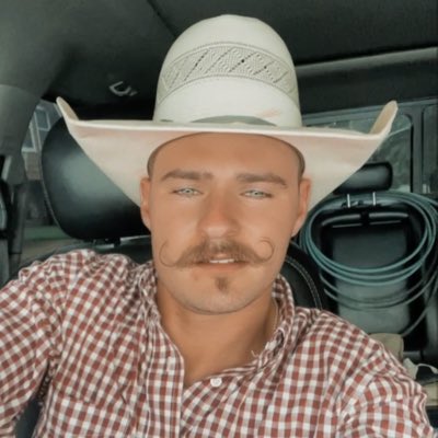 ➰Riley Smith➰ tweet media