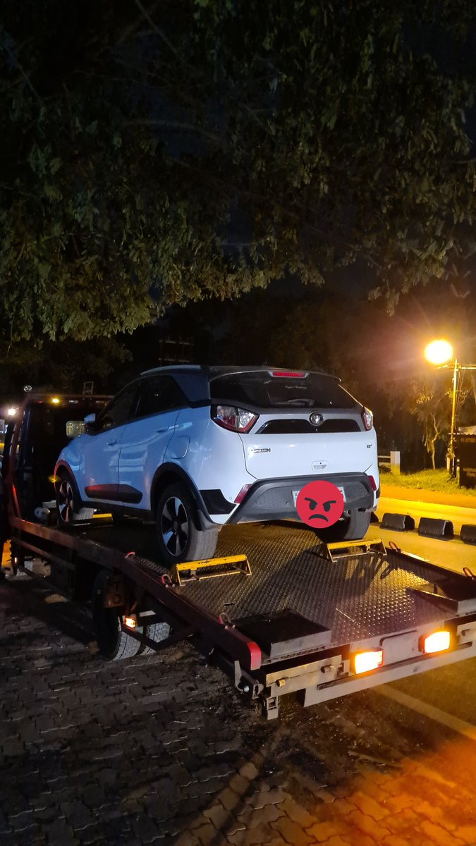 Rijulmohan's tweet photo. I feel really disgusted from my recent experiences with my car NEXON XZ+. It's the 4th time I'm getting my car repaired for the complaint of engine oil leakage that too within a range of 3000-4000 kms.I am totally fed-up with the services provided.
@RNTata2000 @TataMotors_Cars https://t.co/ODEylewgtl