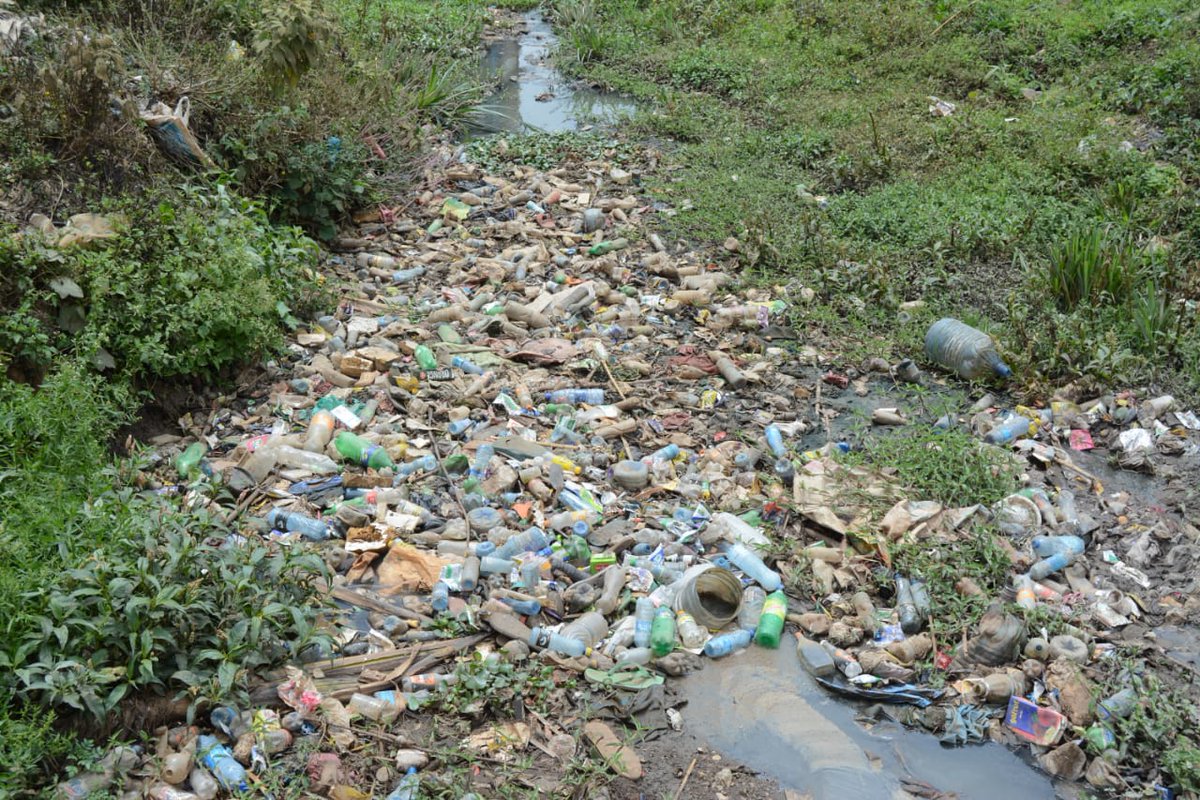 NarecNgo's tweet photo. It is a high time for the producers to work directly with waste pickers in Kenya . The so called middle mens are exploiting the poor. How can you pay ksh 5bob per kg of PET @ExtinctionR @lsmkenya @kepro_ke @Environment_Ke @CLEANUPKENYADAY @AderaBetty https://t.co/7mLI2O4K4s
