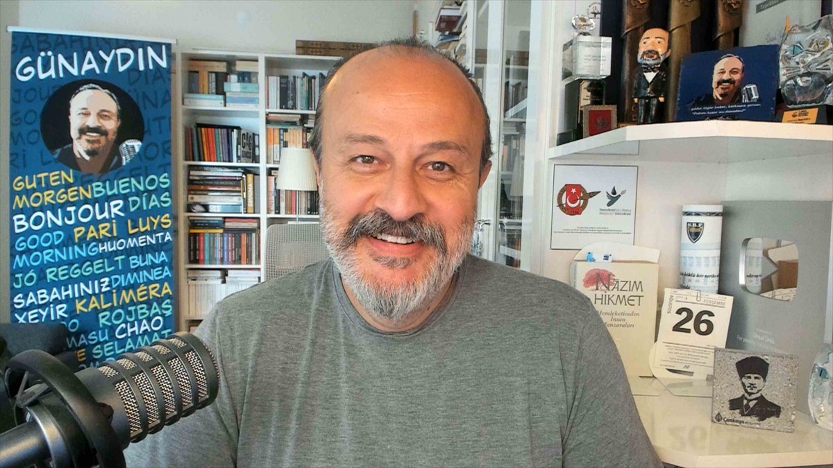 Zaman çabuk geçiyor...
Geçiyor geçmesine de arada yaşananları tarihe not düşmezsek tecrübe dediğimiz, hafızada konumlandırdığımız ayrıntılar atlanıyor.
6 yıl önce kurduğum hayale inanan, benimle birlikte bu yolculuğa çıkan herkese teşekkür ederim.
Gazetecilik mümkün! #Patronsuz