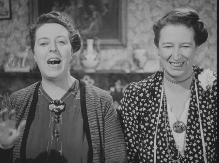 TalkingPicsTV's tweet photo. Morning fun when GERT &amp; DAISY CLEAN UP (1942) #TPTVsubtitles at 8:55am with #DorisWaters #ElsieWaters https://t.co/lAASkb5CAK