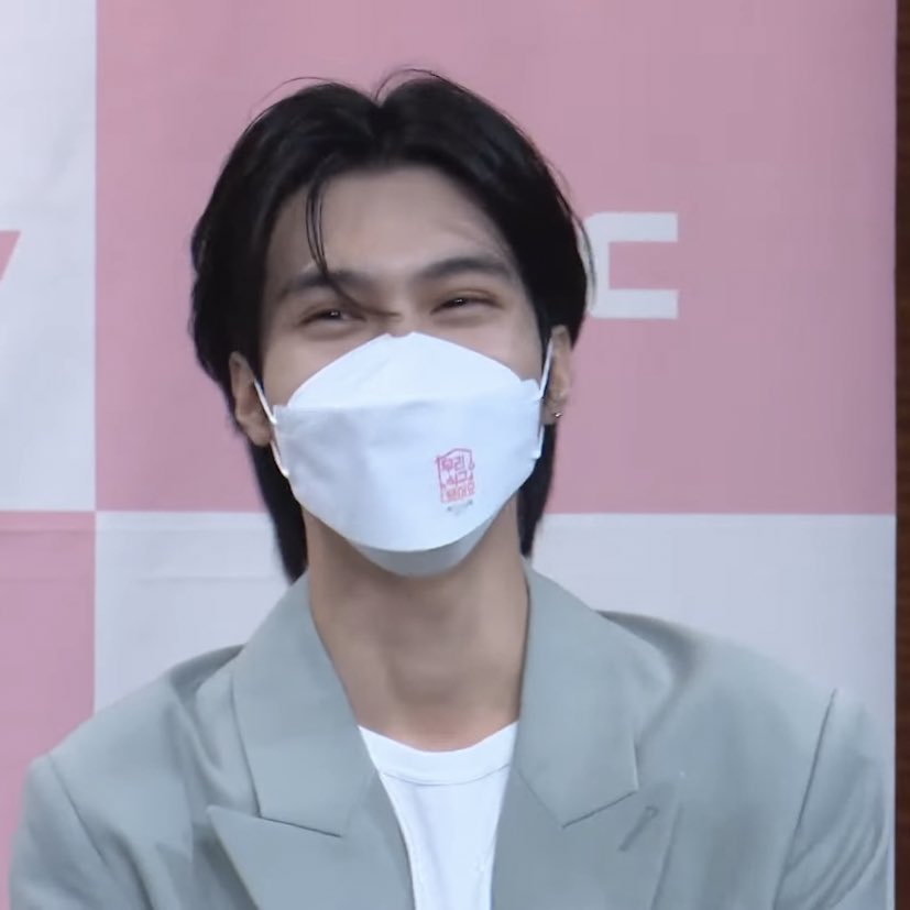 HENGC0RE's tweet photo. the happiest winner ever ⌒▽⌒ https://t.co/20oQgdp2nG