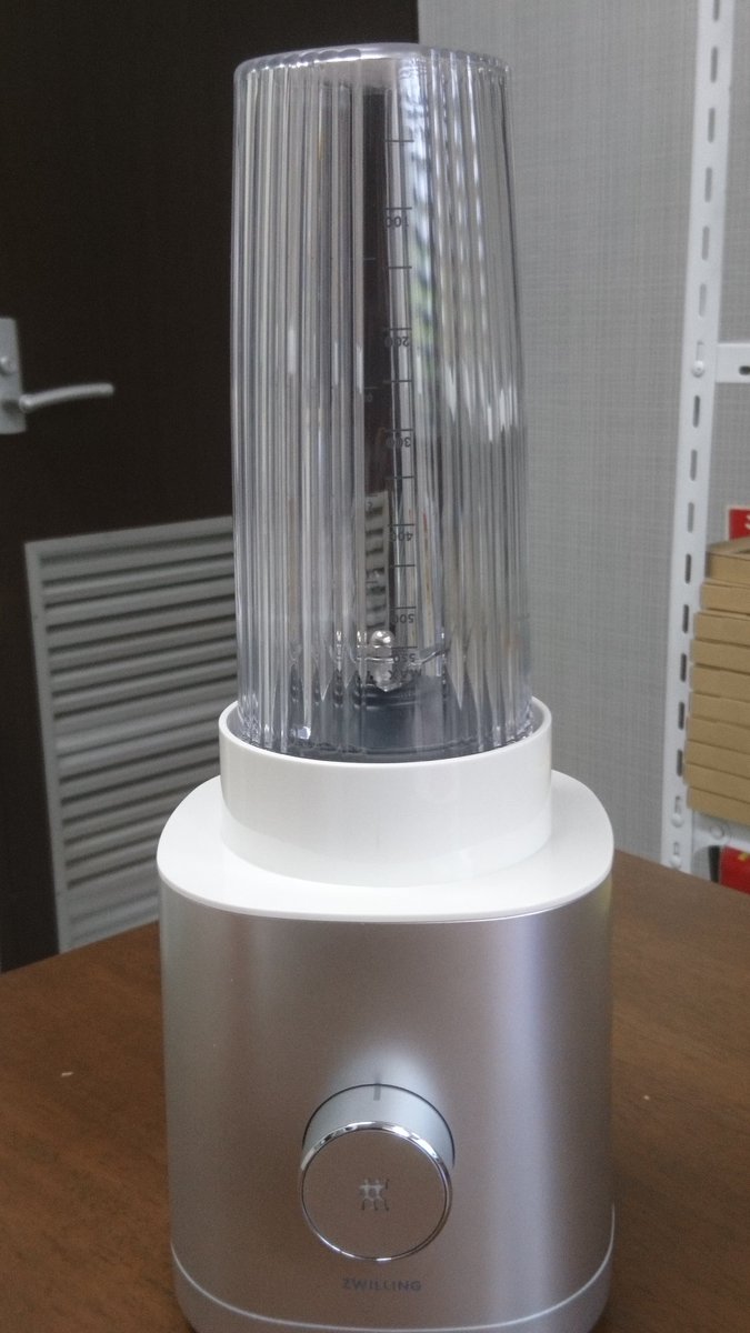 公式 ホテルグランマーチ東京芝浦 買いました パーソナルブレンダー ミキサーで一食おきかえが続いたら購入と考えて続いたので買いました ミキサーだと洗うのが面倒で パワーがありカッターが強そうなのでちょい高いけどこいつに決めました