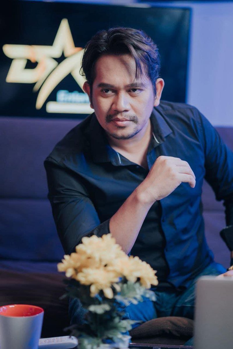 គាត់​តួ​អីដែរ​បង​ប្អូន