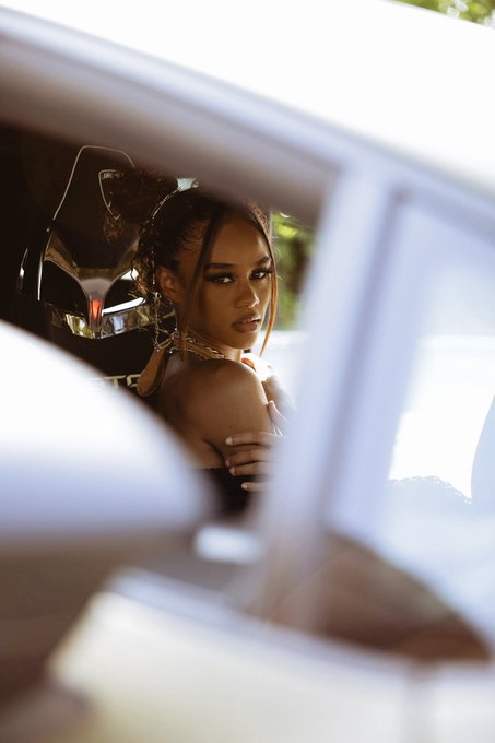 Everything foreign ⚡️ https://t.co/sFyg3dEgaN