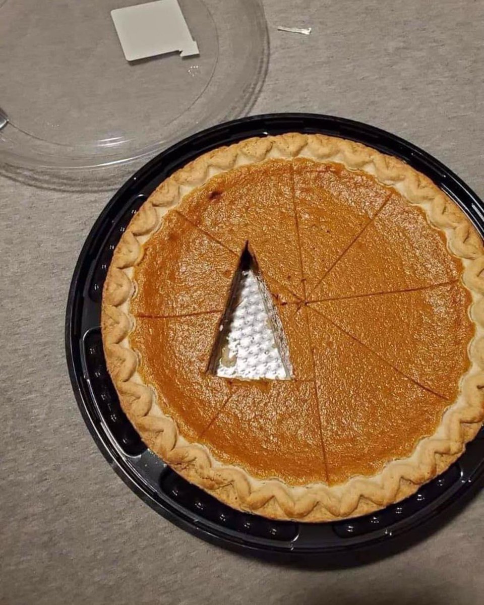 " في الصورة : شخص قرر أخذ نصيبه العادل من وجهة نظره الشخصية.
هذا الشخص سيُقسم لك أنه أخذ حقه فقط ، هو صادق بالفعل ولكنه من المفسدين !!
من حقك أن تأخد حقك ولكن ليس من حقك أن تأخذه بالشكل الذي تراه أنت (عدلًا)! (هذا هو: التعسف في استعمال الحق)".