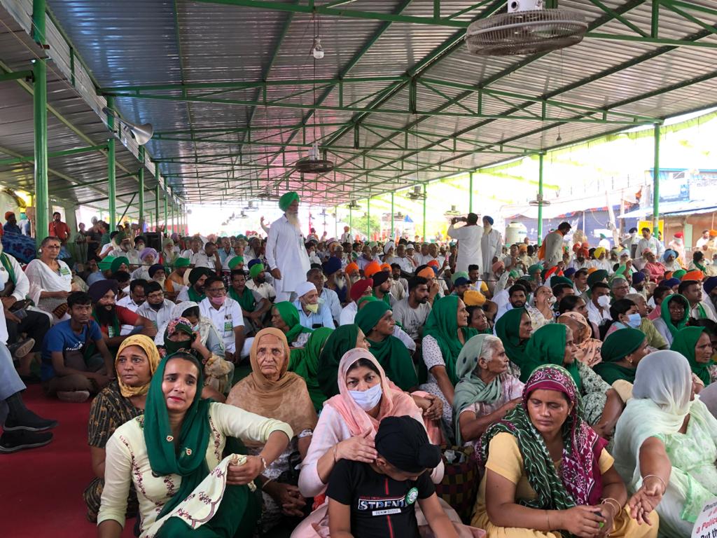 आज किसान आंदोलन के लिए एक ऐतिहासिक दिन है। अखिल भारतीय किसान सम्मेलन में जुड़ने के लिए, भारत के विभिन्न क्षेत्रों से लगभग 1500 किसान साथी आज सिंघु बॉर्डर पहुंचे हैं।

यह एक ऐतिहासिक दिन है किसान आंदोलन अब जन आंदोलन बन चुका है किसान अब पीछे नहीं हटेंगे।

#FarmersProtest