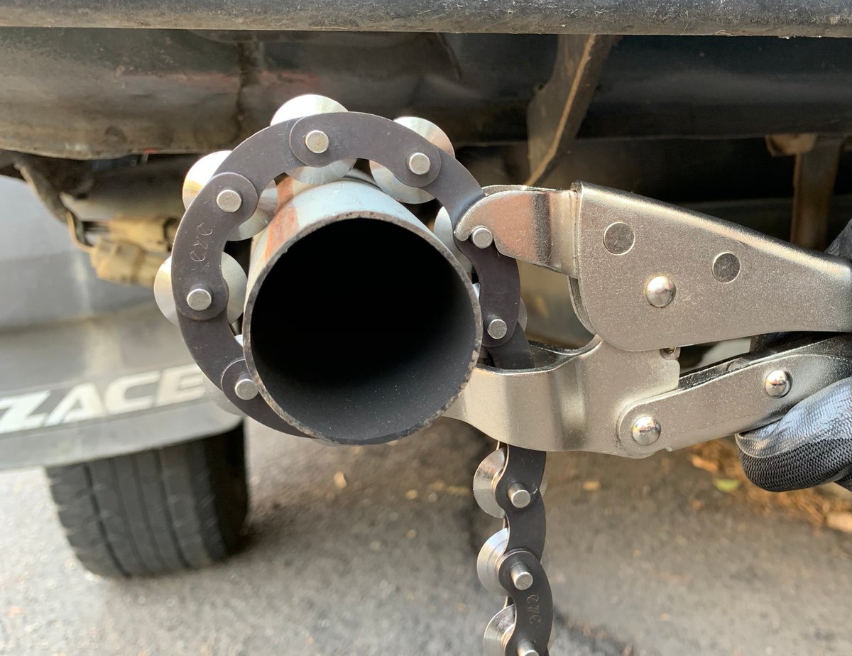 GongMaw's tweet image. Efficient Pipe Cutter

Useful tool for cutting thin pipes or tubes, such as exhaust pipe, tank, and etc. It eliminates hand gripping effort and ensures aligned, straight cutting.

#pipecuttingtool #pipecutter #autorepairtool #plumber #metalworker #engineer #chaincutterpliers