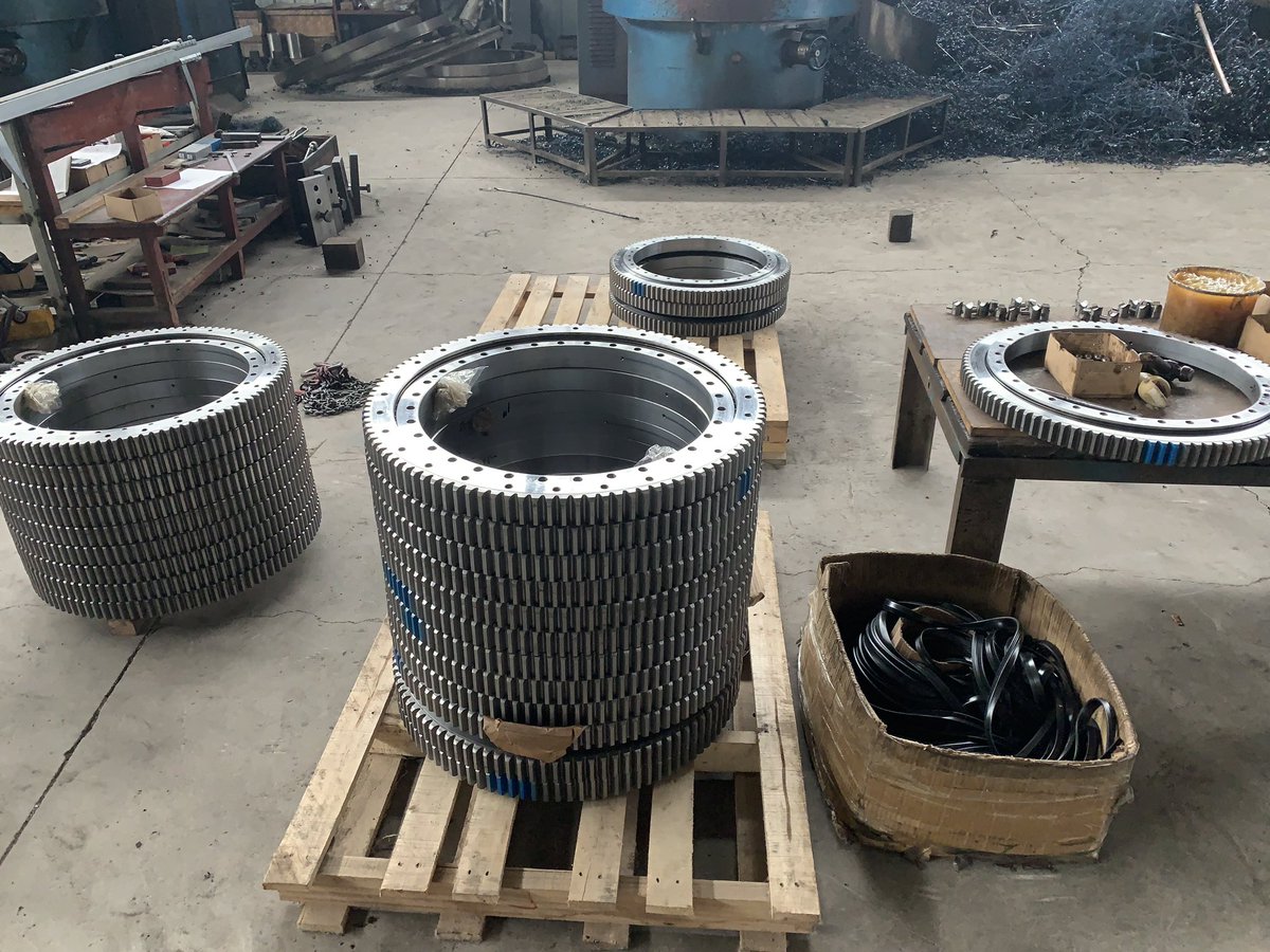 Slewing bearing is a big bearing👍