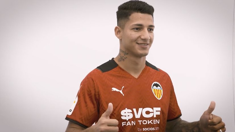 Generaldepie_'s tweet image. Un pequeña detalle. El @valenciacf le ha puesto a @_marcosandre96 una cláusula de 1️⃣0️⃣0️⃣ millones de euros.