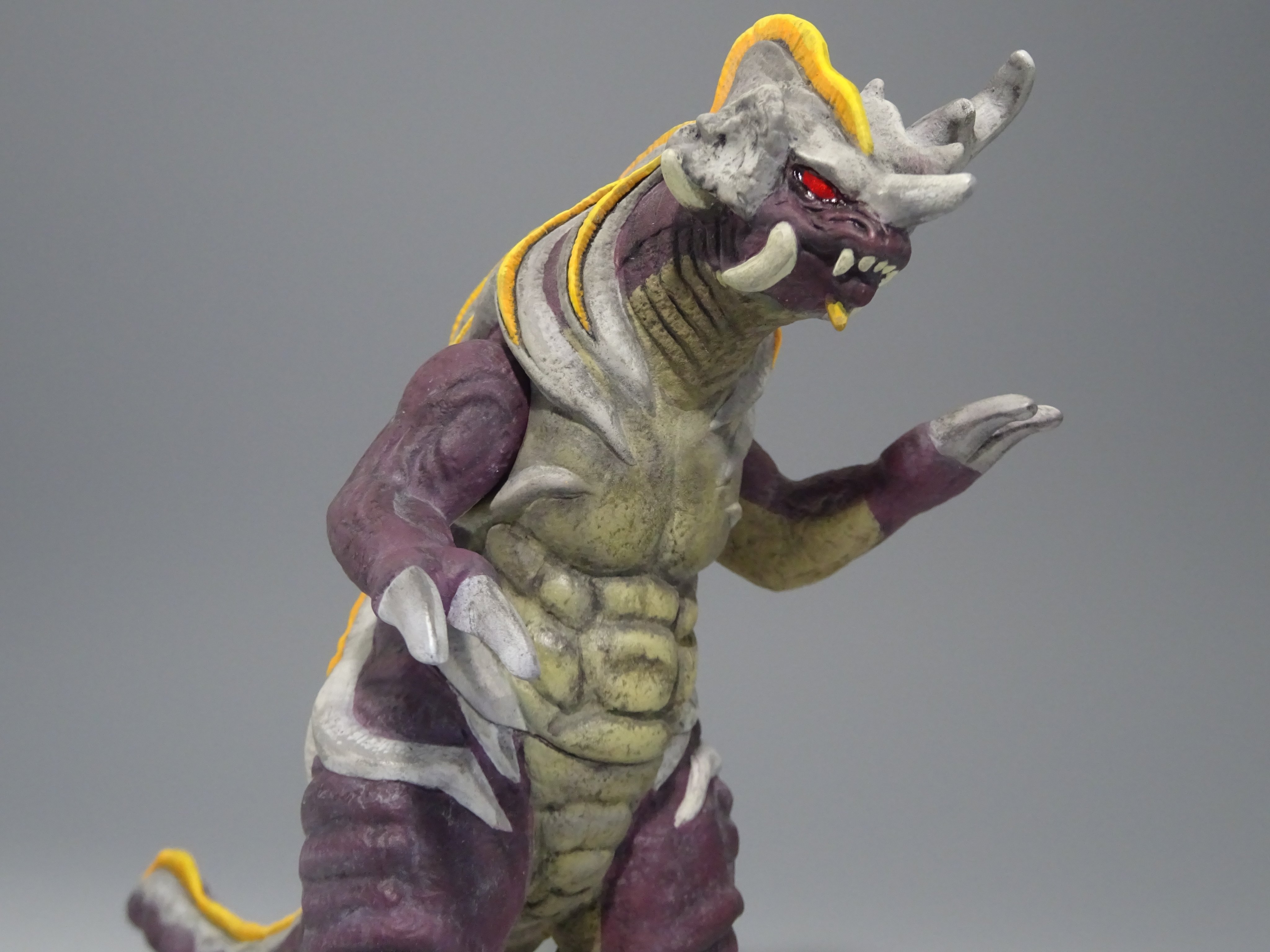 ウルトラ怪獣ソフビ 山怪獣ドルゴ リペイント完成品 - 特撮