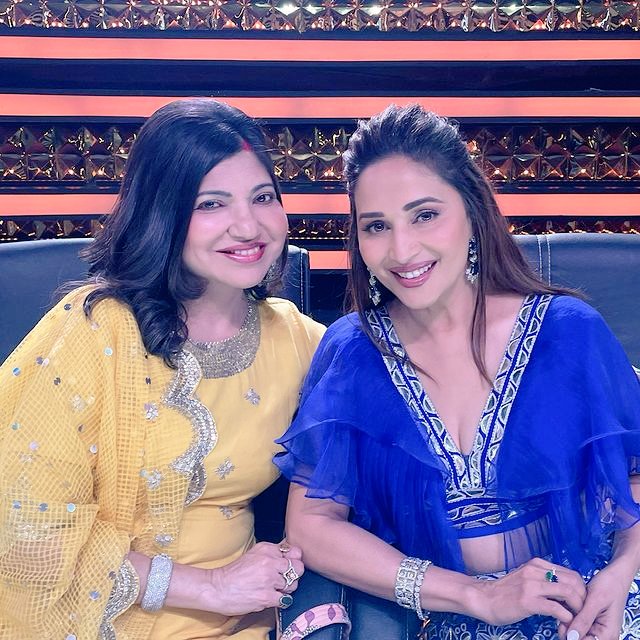 Tejas Soni (@tejassoni3) on Twitter photo When your two fav. In one frame like dream come true!
Thank you both for give us that mesmerizing melodies songs!!❤❤❤🎶🎶🎶🎶
<a href="/thealkayagnik/">Alka Yagnik</a> <a href="/MadhuriDixit/">Madhuri Dixit Nene</a>
#Madhuridixit #alkayagnik When your two fav. In one frame like dream come true!
Thank you both for give us that mesmerizing melodies songs!!❤❤❤🎶🎶🎶🎶
<a href="/thealkayagnik/">Alka Yagnik</a> <a href="/MadhuriDixit/">Madhuri Dixit Nene</a>
#Madhuridixit #alkayagnik